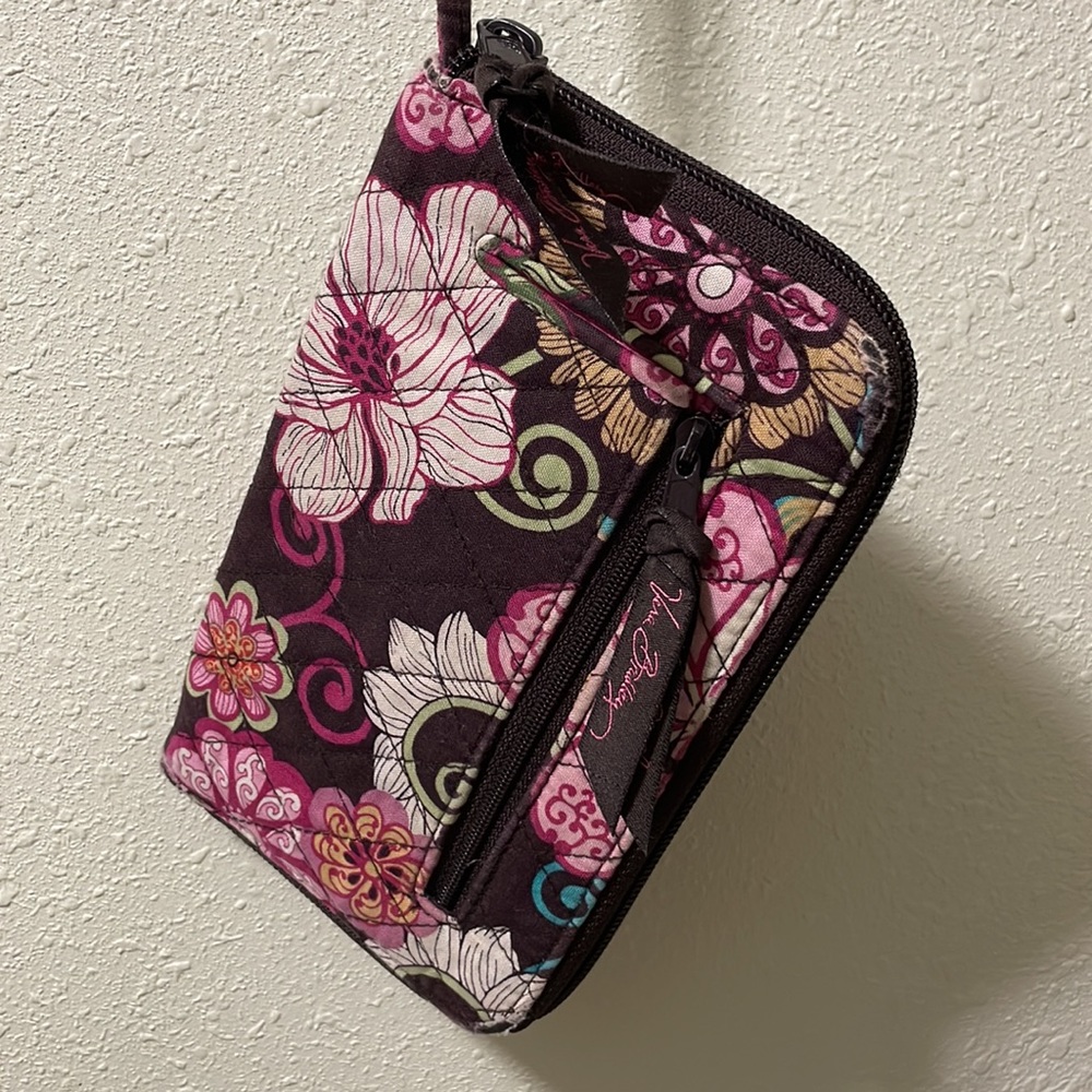 Vera Bradley zip around wallet